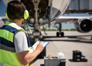 航空空港グランドハンドリング（地上走行支援業務、手荷物・貨物取扱業務等）、航空機整備（機体、装備品等の整備業務等）